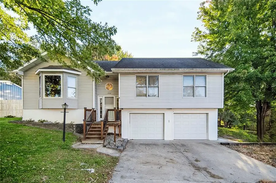 1402 N 15th Street, Atchison, KS 66002 - #2
