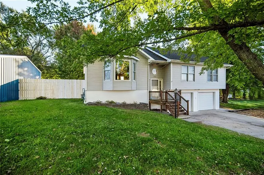 1402 N 15th Street, Atchison, KS 66002 - #3