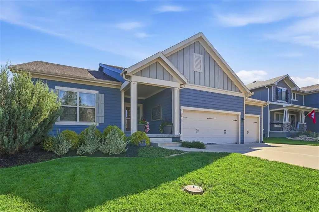 12073 S Pine Street, Olathe, KS 66061 - #1