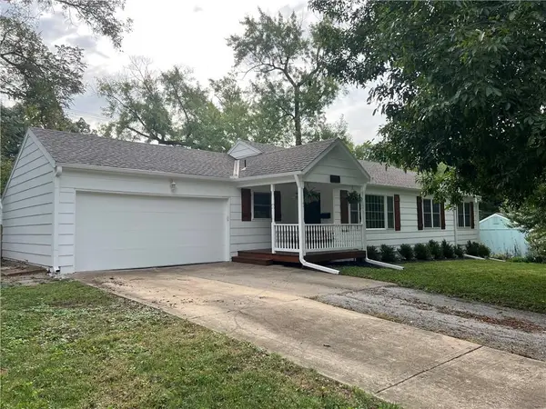 8621 Floyd Street, Overland Park, KS 66212