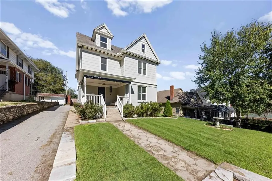 3226 Lexington Avenue, Kansas City, MO 64124 - #2