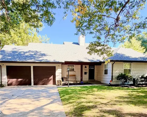 7825 Rosewood Drive, Prairie Village, KS 66208