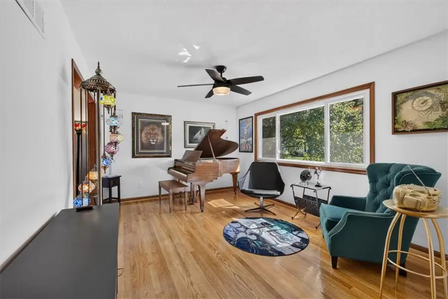 28 W 82nd Street, Kansas City, MO 64114 - #2