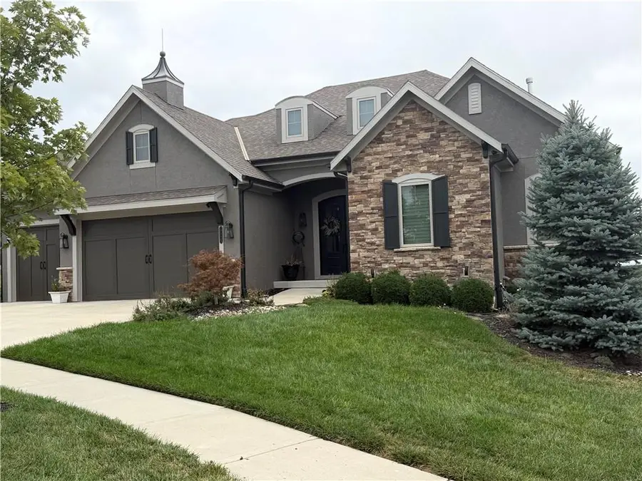 17225 Bradshaw Street, Overland Park, KS 66283 - #2