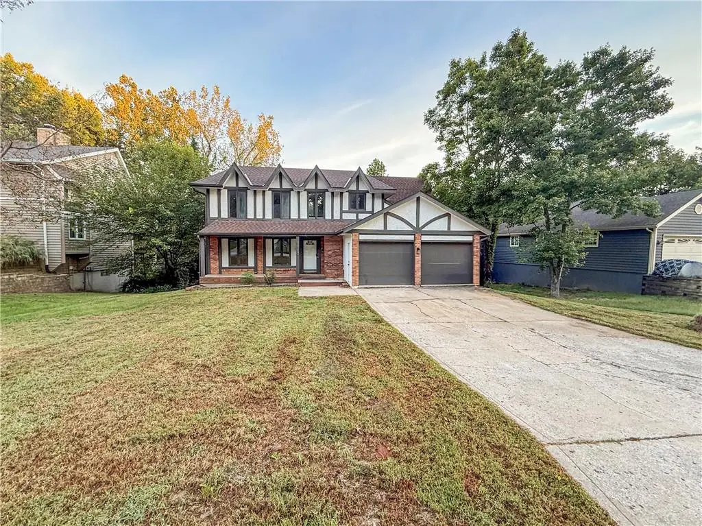 5510 NW Verlin Drive, Parkville, MO 64152 - #1