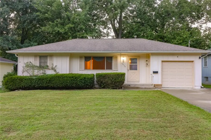 6616 Hardy Avenue, Raytown, MO 64133 - #2