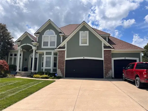 4424 SW Gull Point Drive, Lee's Summit, MO 64082