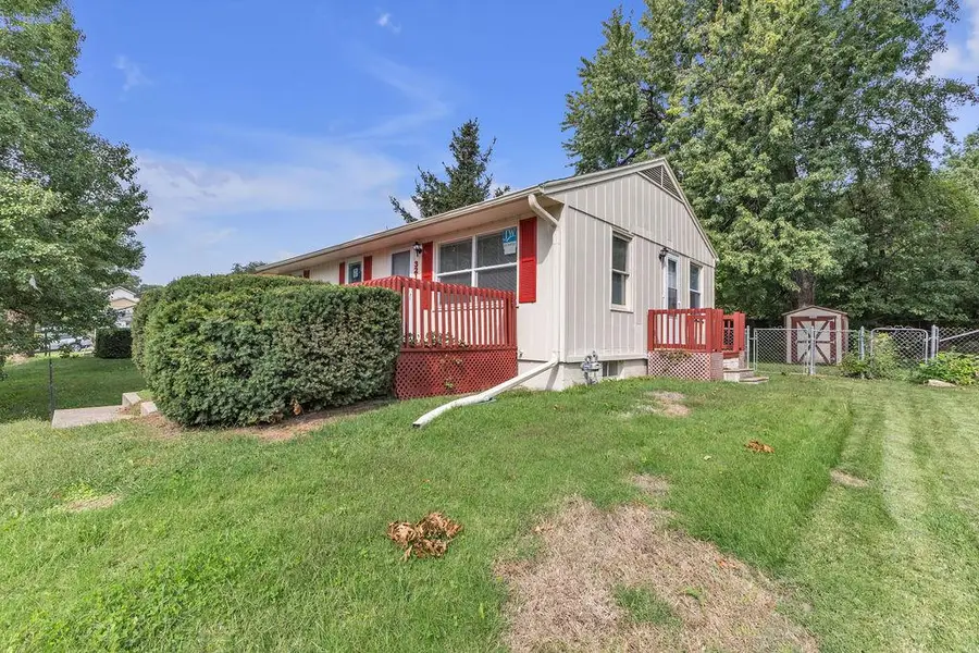 3211 Mark Twain Drive, Saint Joseph, MO 64501 - #2