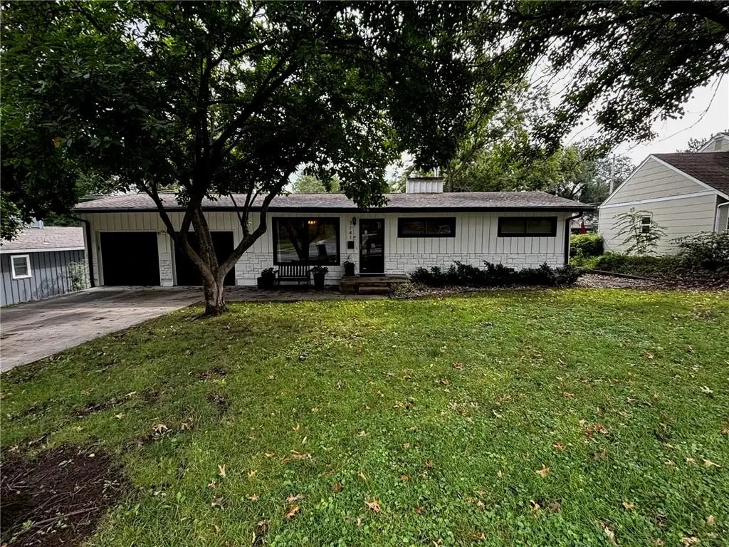 7141 Belinder Avenue, Prairie Village, KS 66208 - #1