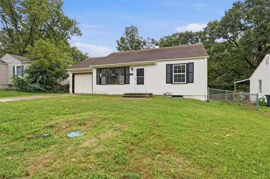 909 E 100th Terrace, Kansas City, MO 64131 - #2