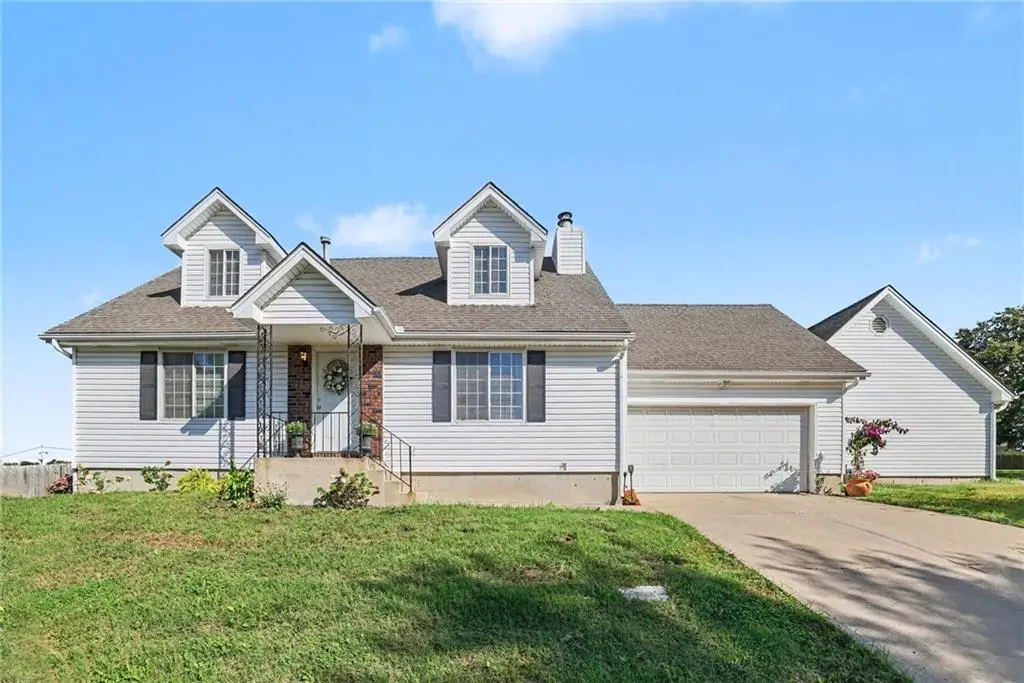 501 NW Hunter Drive, Blue Springs, MO 64014 - #1