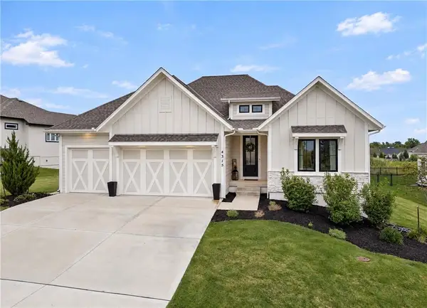 4315 Aspen Drive, Basehor, KS 66007