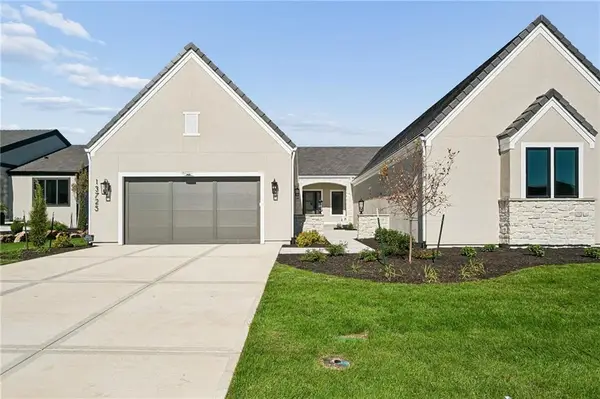13725 Pembroke Lane, Leawood, KS 66224