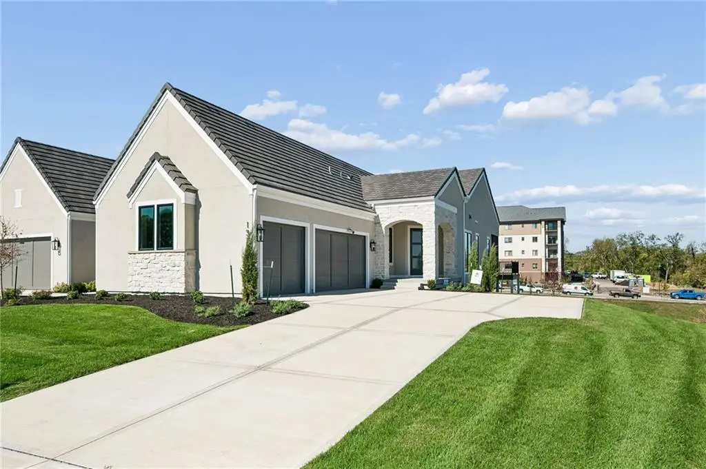 13727 Pembroke Lane, Leawood, KS 66224 - #1