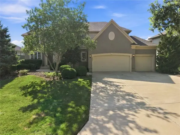 5427 W 164th Place, Overland Park, KS 66085