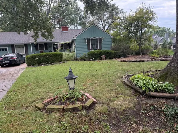 4605 W 72nd Terrace, Prairie Village, KS 66208