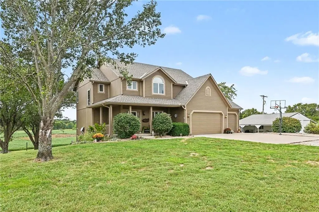 14275 142nd Street, Bonner Springs, KS 66012 - #1