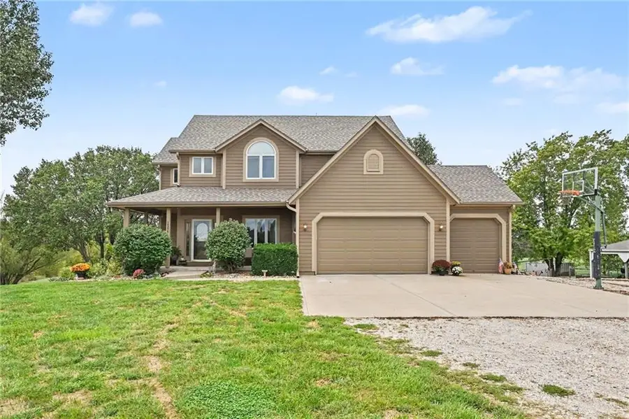 14275 142nd Street, Bonner Springs, KS 66012 - #2
