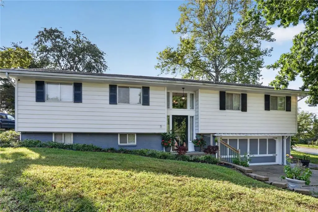 305 NW 60th Terrace, Kansas City, MO 64118 - #1