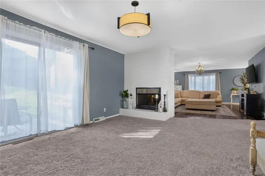 305 NW 60th Terrace, Kansas City, MO 64118 - #3