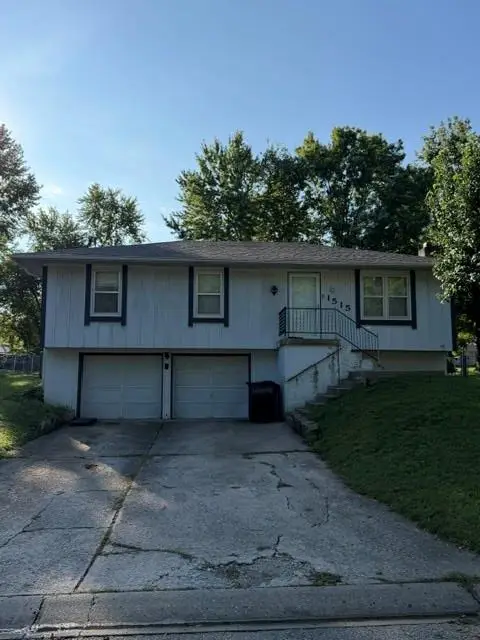 1515 SE 15th Place, Oak Grove, MO 64075 - #1