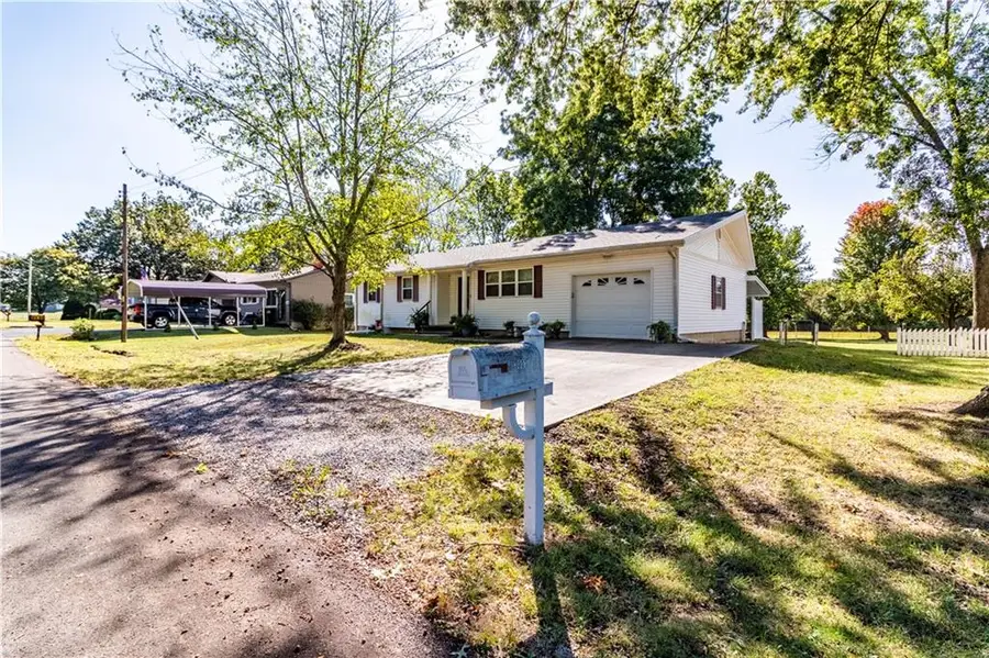 305 Hillcrest Drive, Windsor, MO 65360 - #3