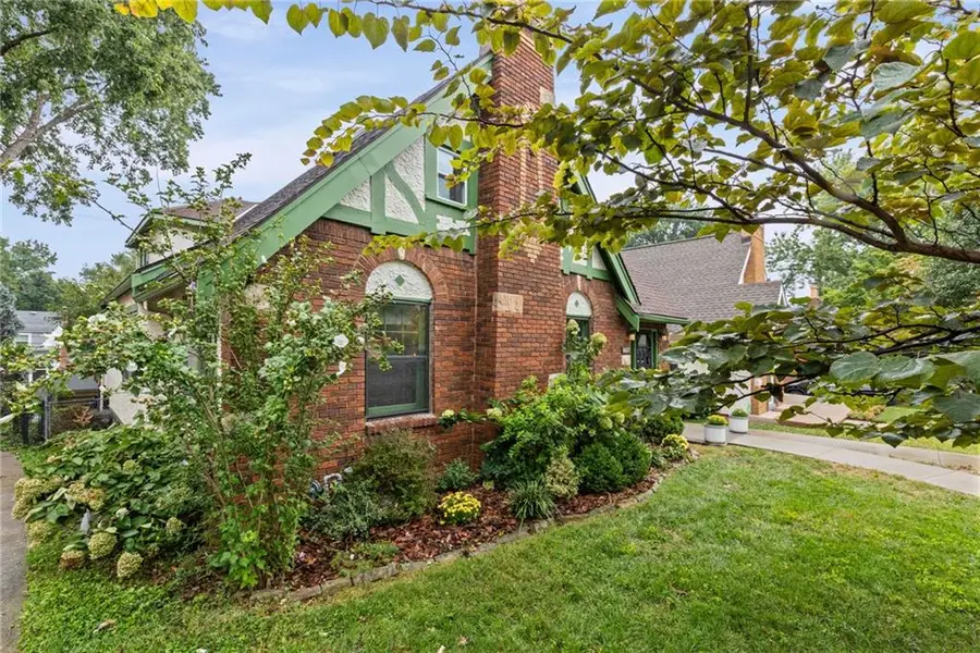 6657 Locust Street, Kansas City, MO 64131 - #3