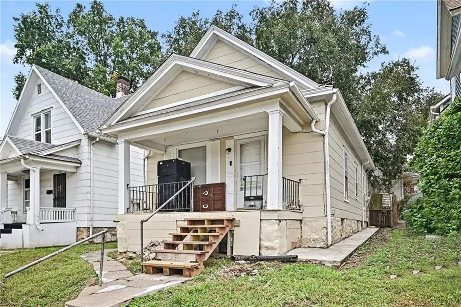 220 N Elmwood Avenue, Kansas City, MO 64123 - #3