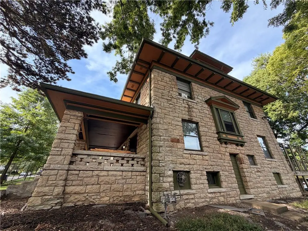 3712 Washington Street, Kansas City, MO 64111 - #1