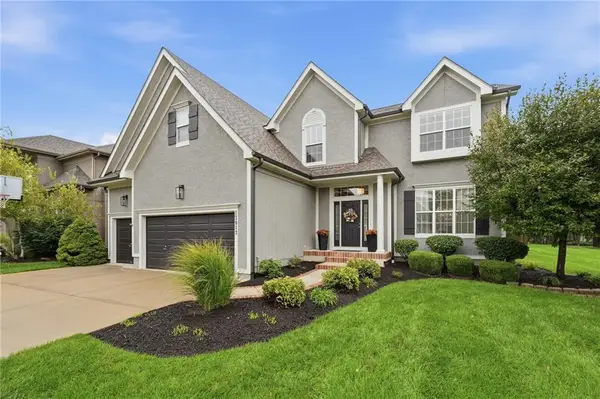 13813 Richards Street, Overland Park, KS 66221