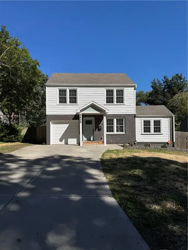 8639 Maiden Lane, Kansas City, MO 64114
