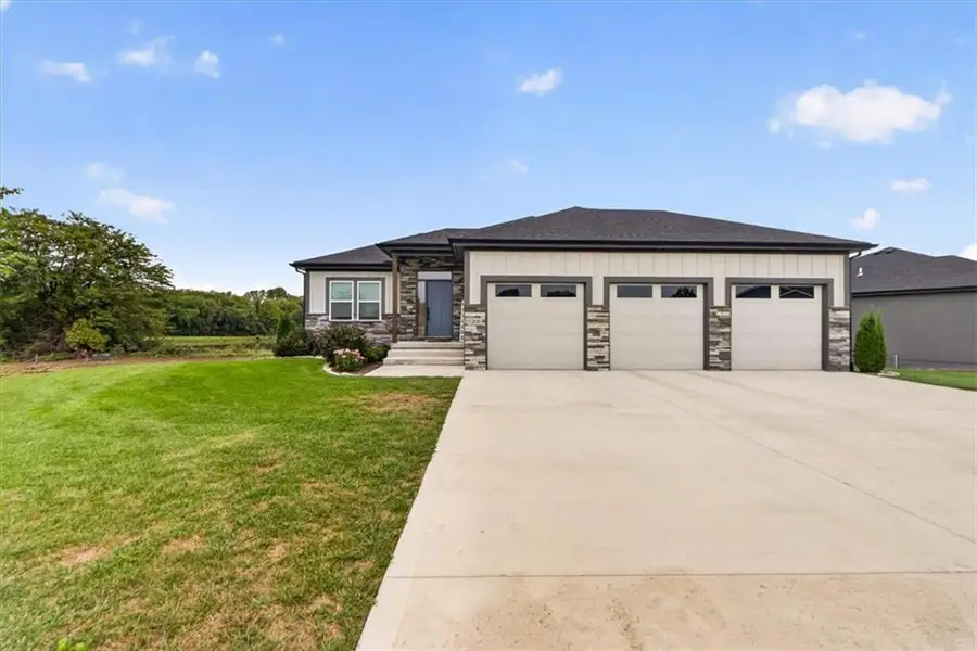 1206 Lady's Lane, Harrisonville, MO 64701 - #3