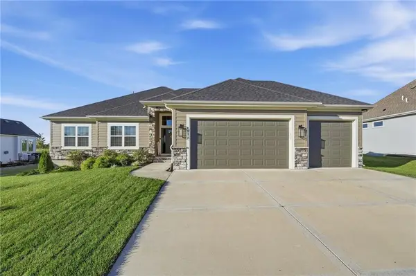 4372 Aspen Drive, Basehor, KS 66007