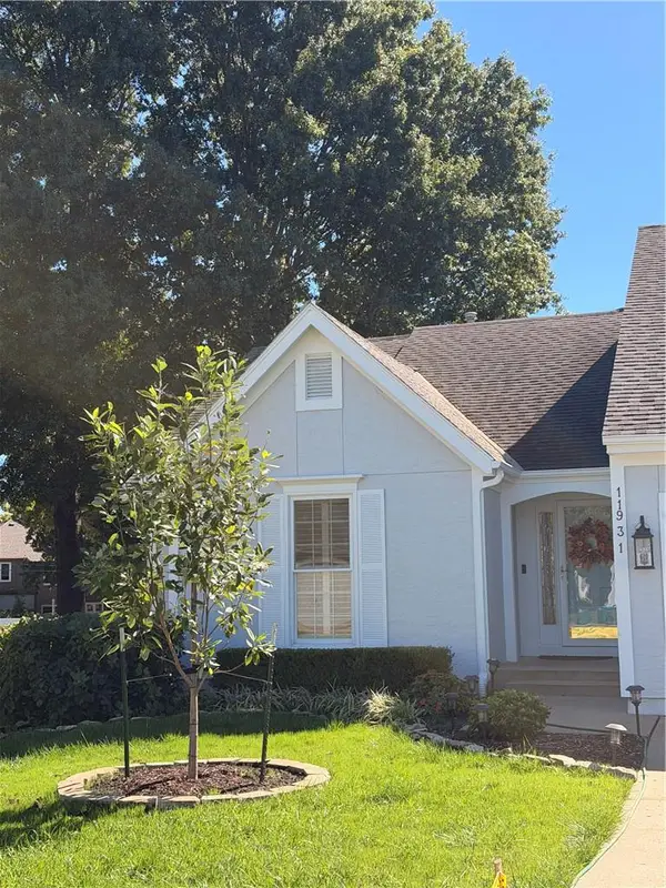 11931 Slater Street, Overland Park, KS 66213