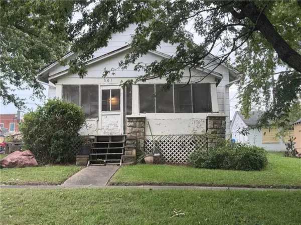501 E 5th Street, Tonganoxie, KS 66086
