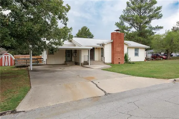 1008 Coronada Street, Coffeyville, KS 67337
