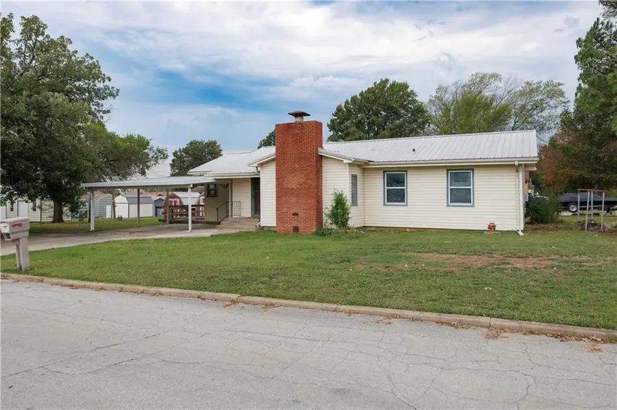 1008 Coronada Street, Coffeyville, KS 67337 - #3
