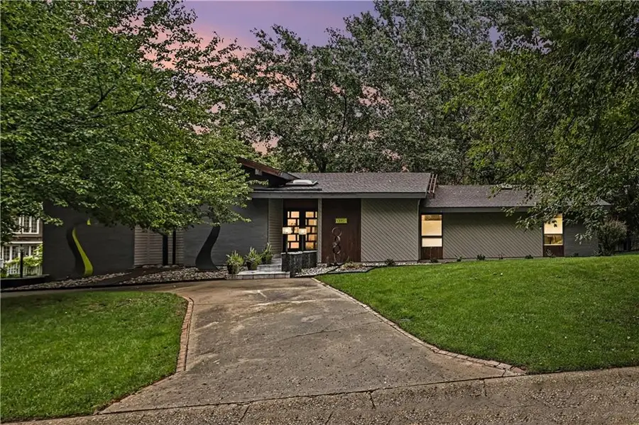 12707 Cherokee Lane, Leawood, KS 66209 - #2