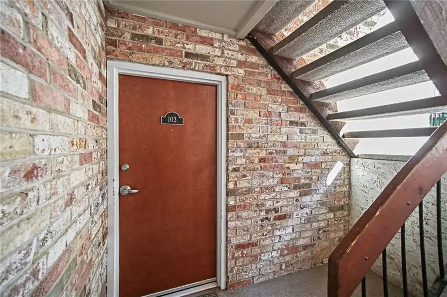 5004 Baltimore Avenue #103, Kansas City, MO 64112 - #3