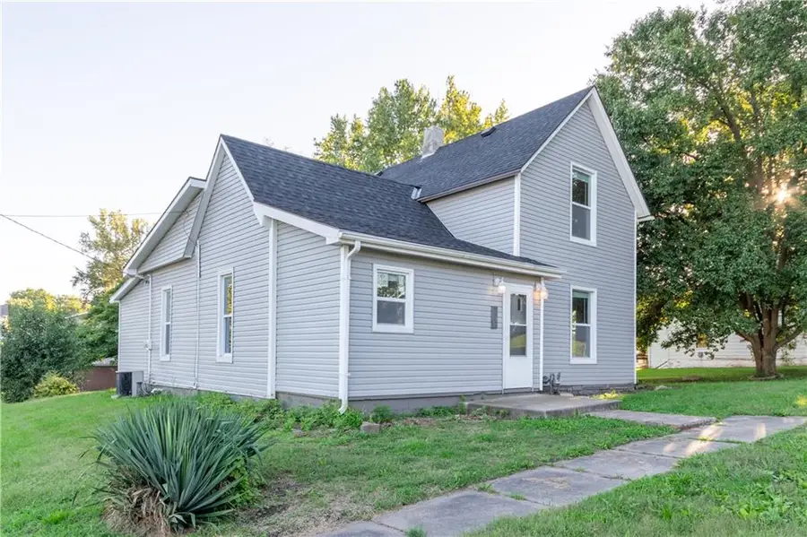 202 W Chestnut Street, Savannah, MO 64485 - #3