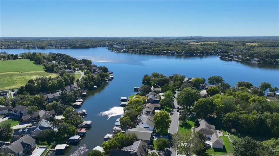 484 N Winnebago Drive, Lake Winnebago, MO 64034 - #3