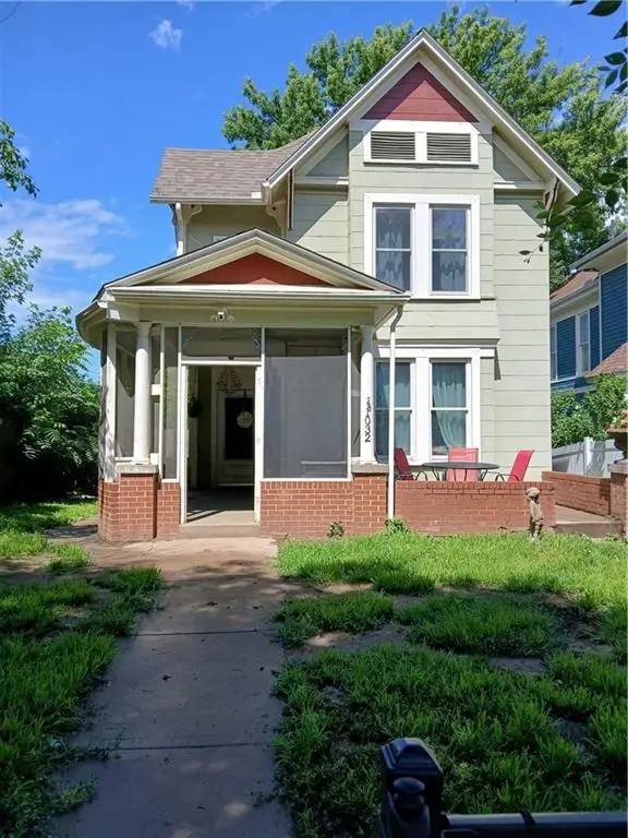 1032 5th Avenue, Leavenworth, KS 66048