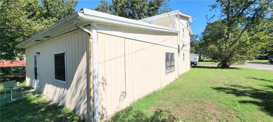 28 Ohio Street, Iola, KS 66749 - #3