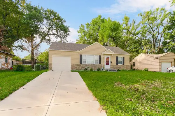 8805 E 73rd Street, Raytown, MO 64133