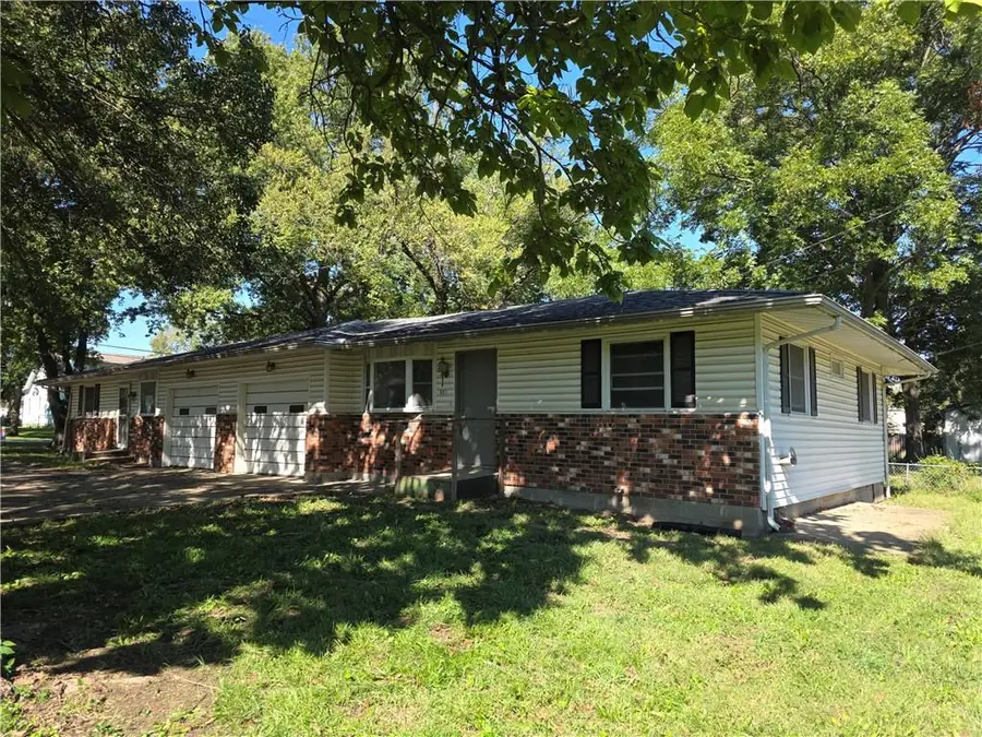 108 S Hayes Street, Garnett, KS 66032 - #2