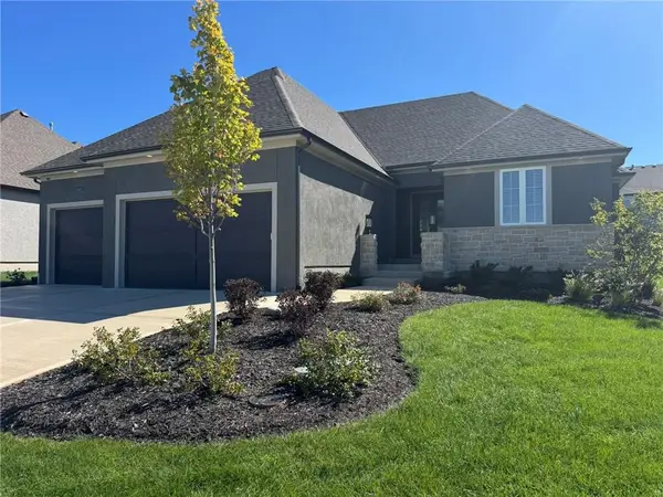 10401 W 151 Place, Overland Park, KS 66221