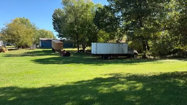 1003 N Jerry Avenue, Raymore, MO 64083
