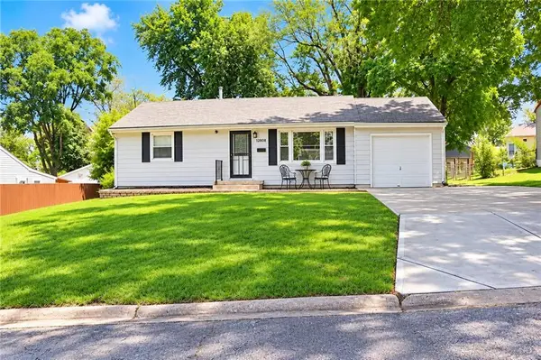 12808 E Mccoy Street, Independence, MO 64055