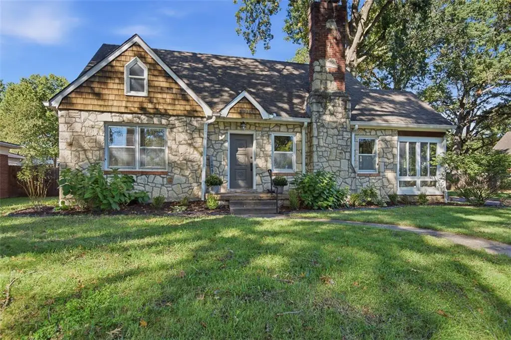 2914 Shrine Park Road, Leavenworth, KS 66048 - #1