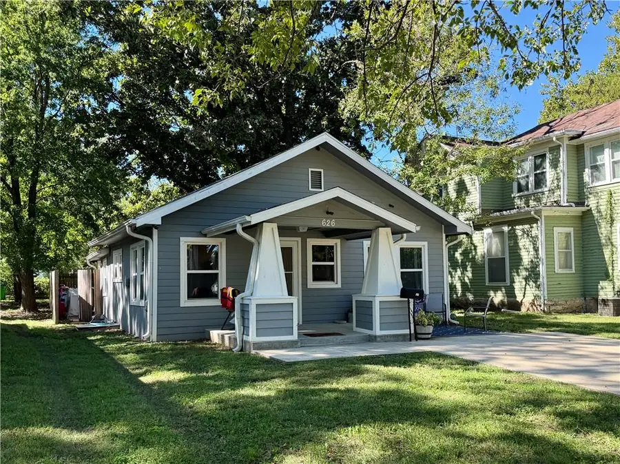 626 S Locust Street, Ottawa, KS 66067 - #2